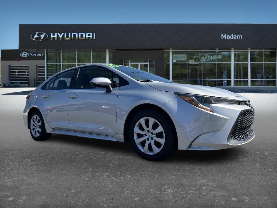 2022 Toyota Corolla LE photo 2