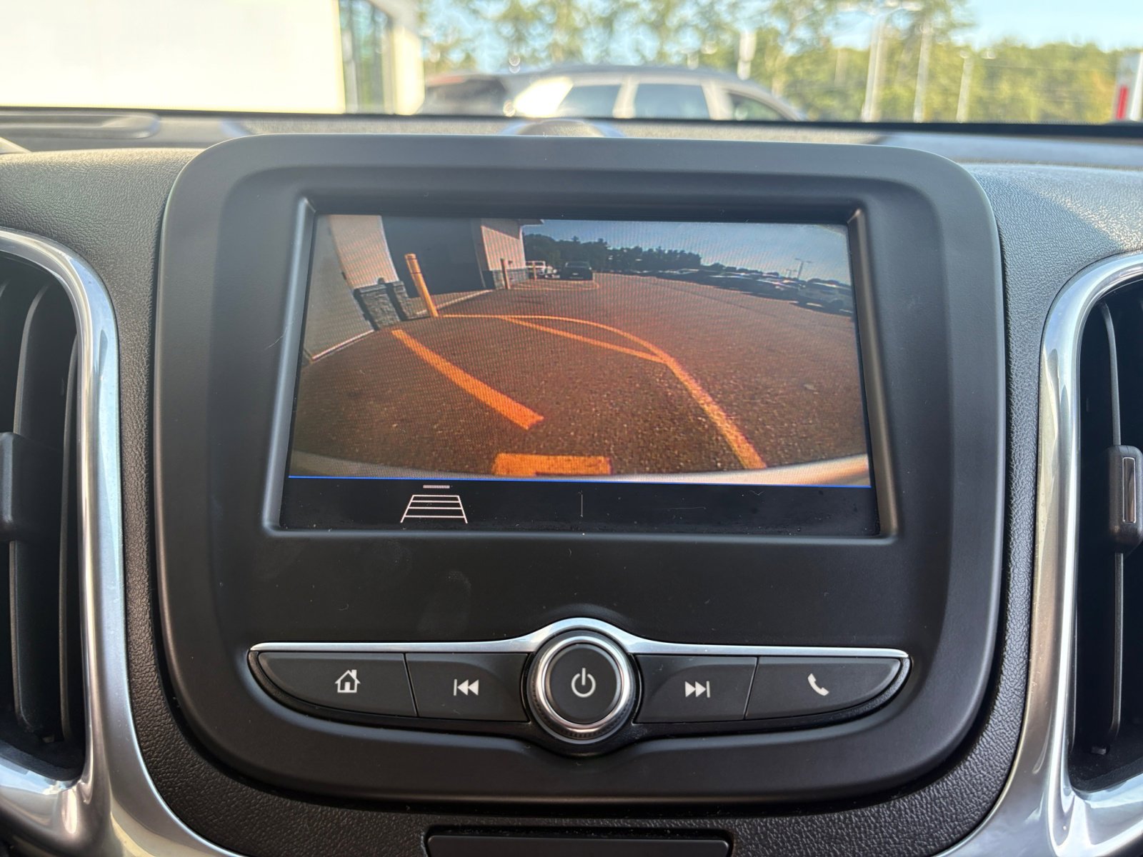 2021 Chevrolet Equinox LT photo 17