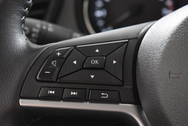 2022 Nissan Rogue Sport SV photo 16