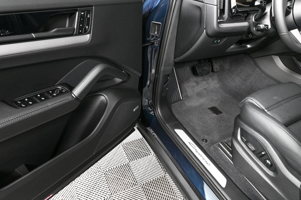 2026 Porsche Cayenne Coupe photo 8
