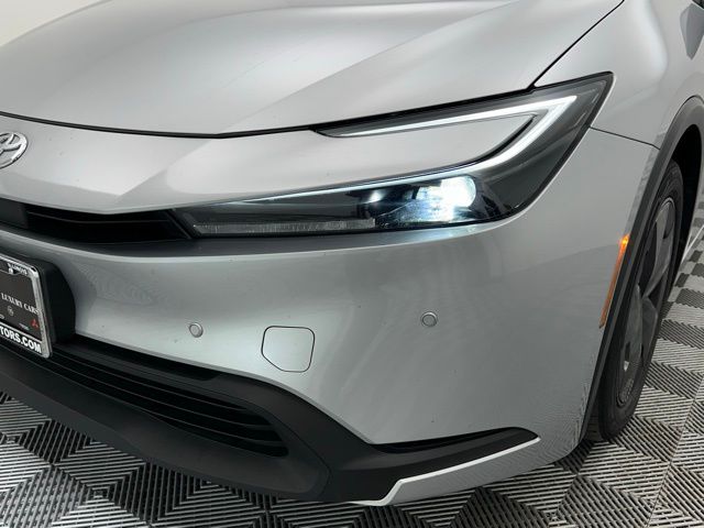 2024 Toyota Prius LE photo 4
