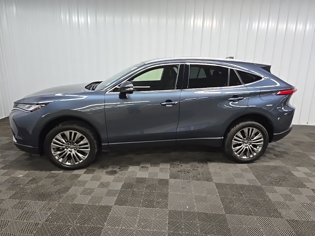 2022 Toyota Venza photo 4