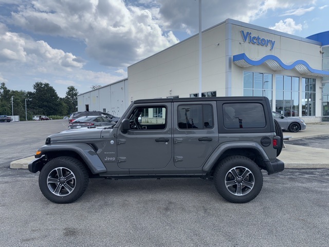 2023 Jeep Wrangler Sahara photo 8