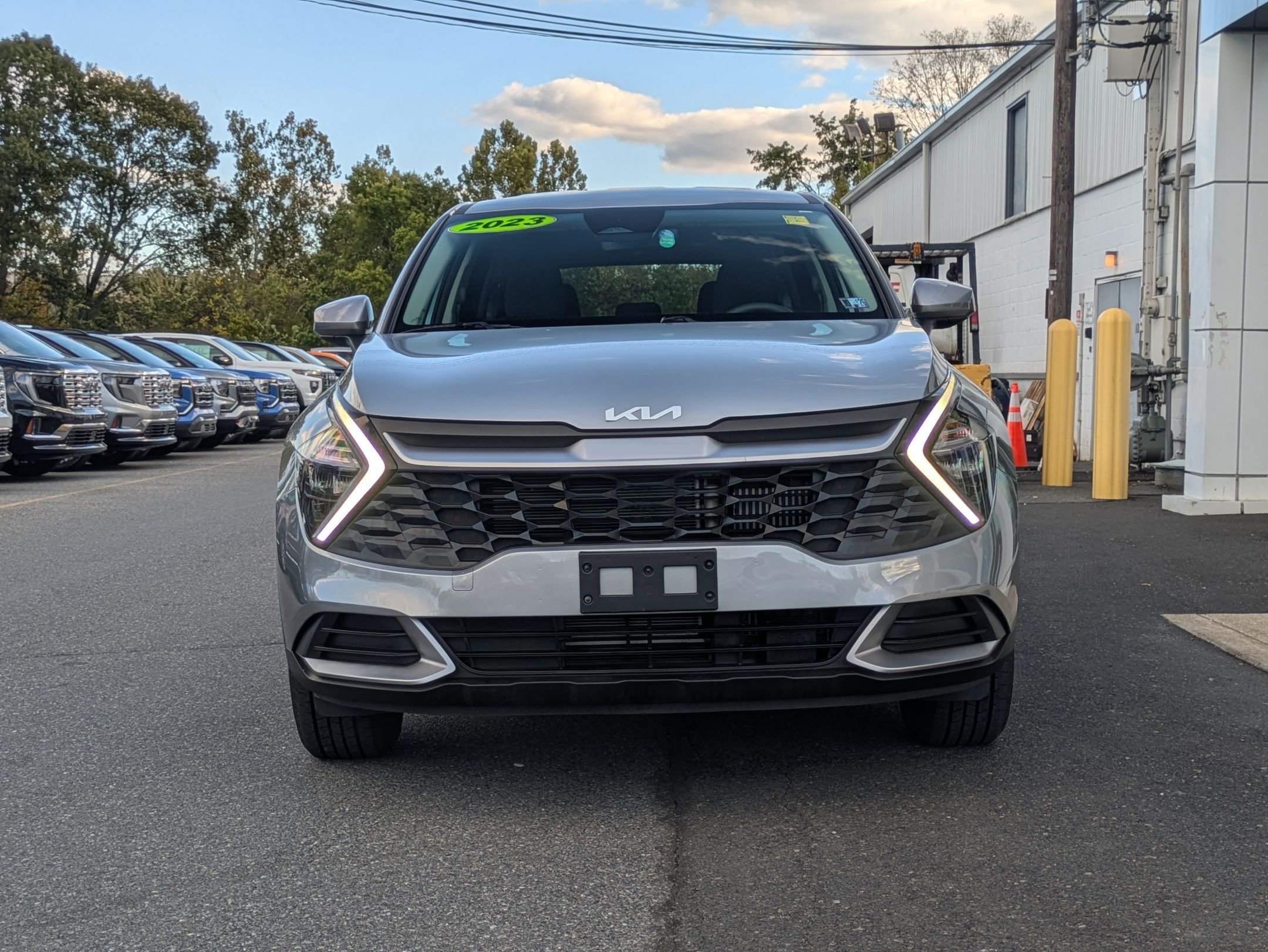2023 Kia Sportage Hybrid LX photo 2