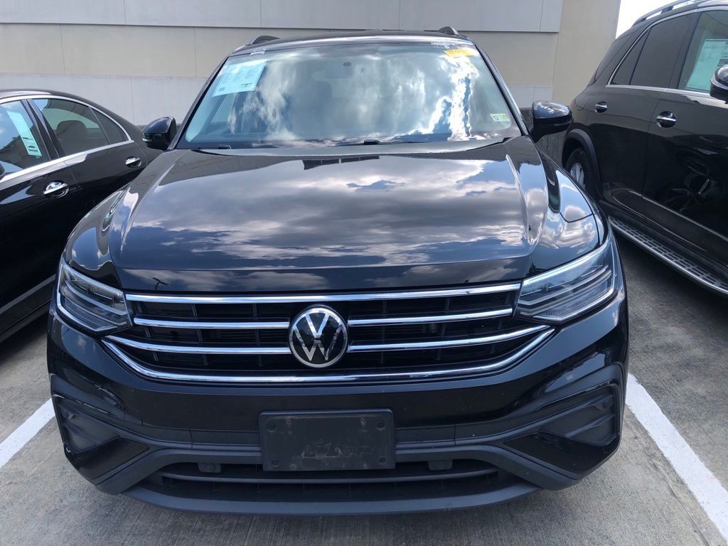 2022 Volkswagen Tiguan S photo 2