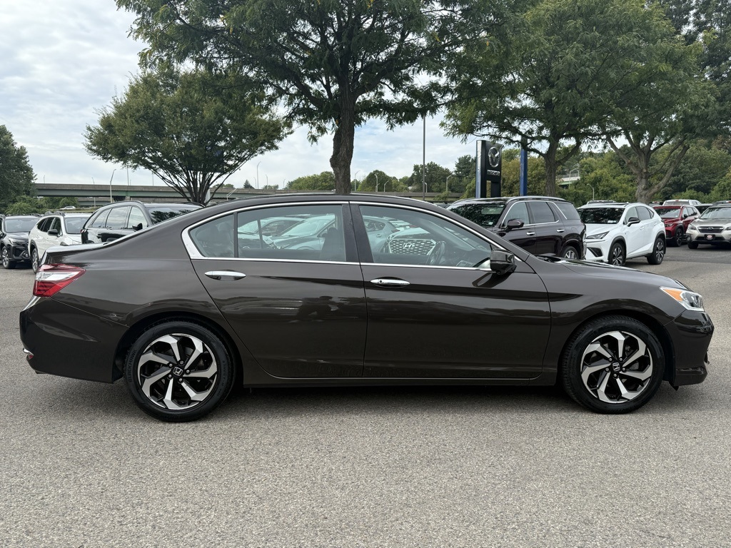 2016 Honda Accord EX-L photo 5