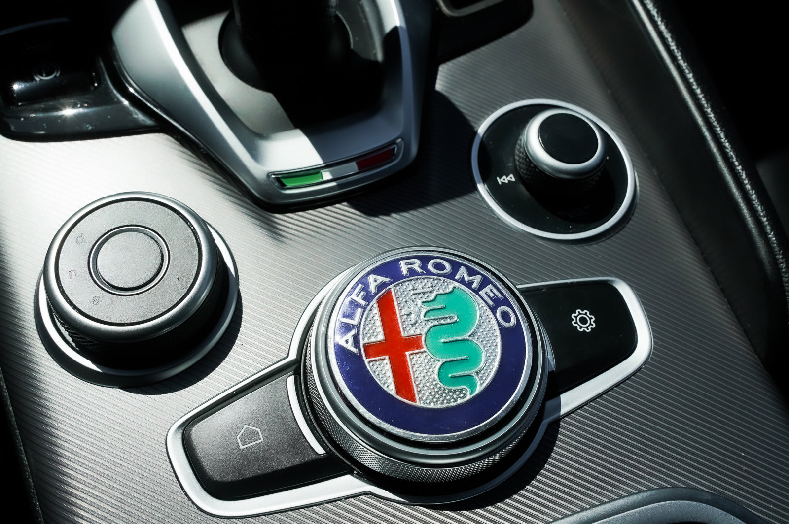2021 Alfa Romeo Giulia Ti Sport photo 16