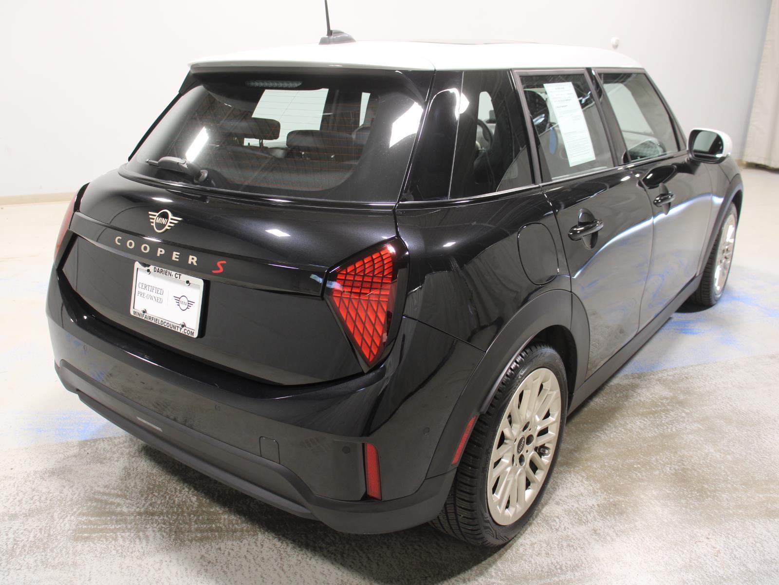 2025 Mini Cooper S Hardtop 4 Door photo 8