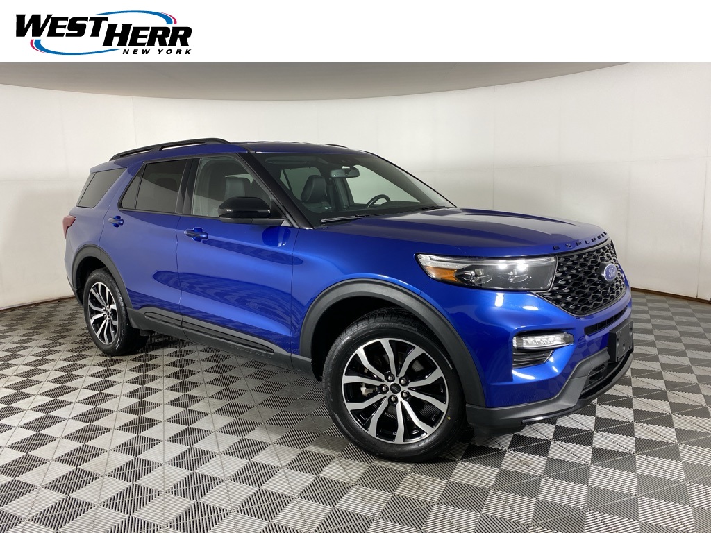 2022 Ford Explorer ST's photo