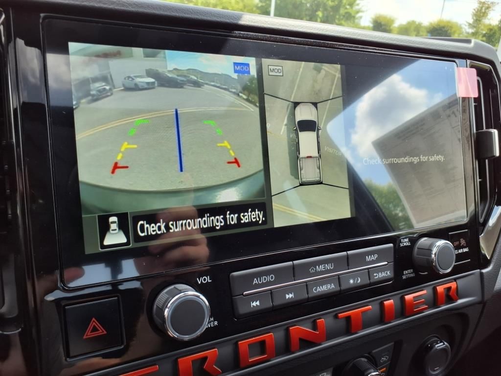 2025 Nissan Frontier Crew Cab PRO-4X photo 18