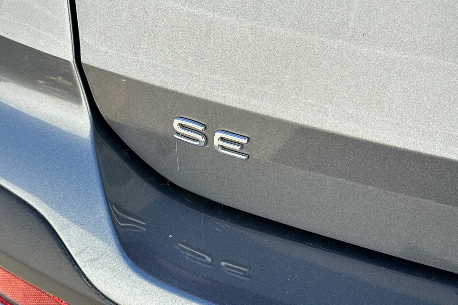 2024 Volkswagen Taos SE photo 4