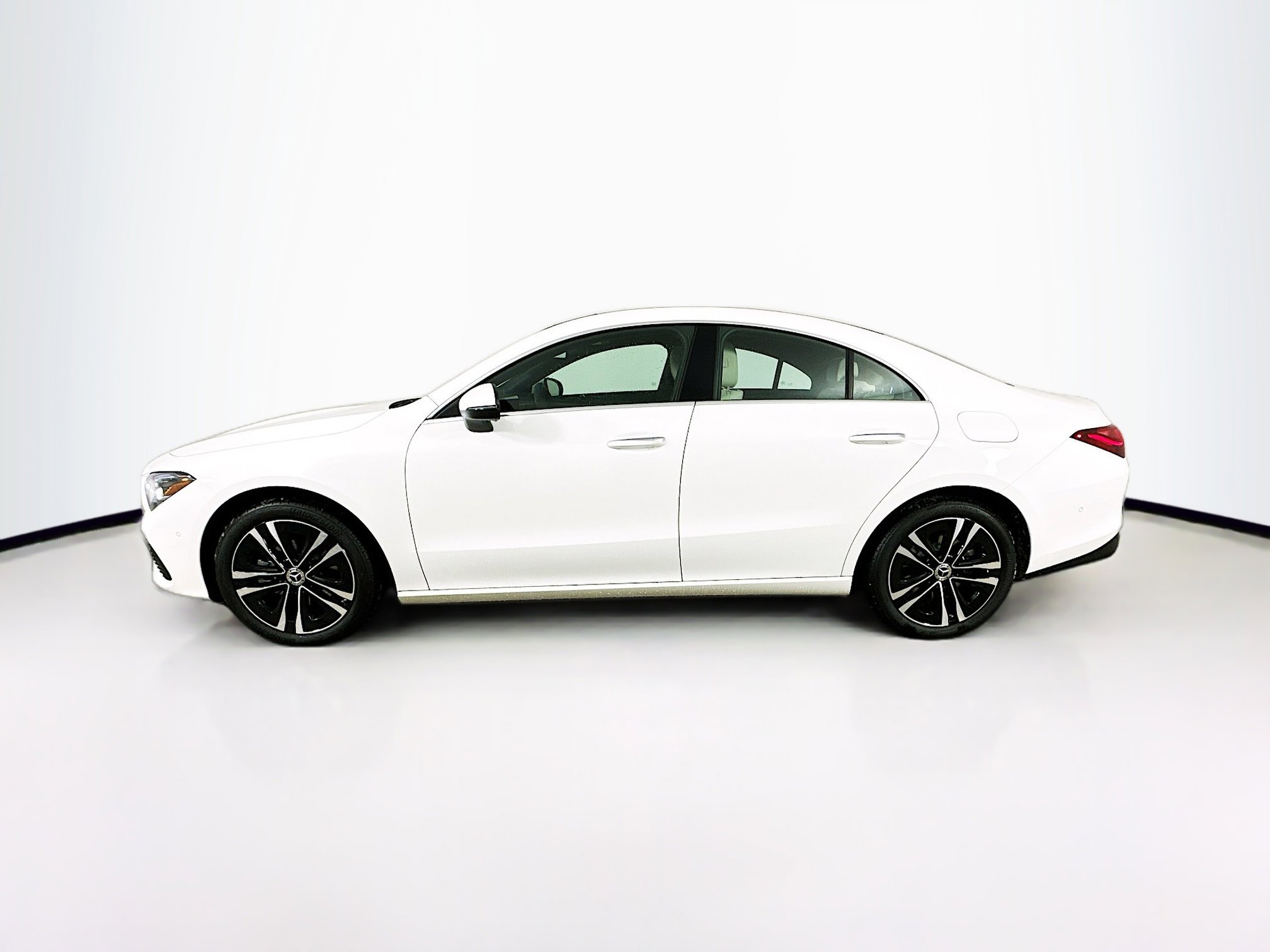 2025 Mercedes Benz CLA 250 4MATIC photo 3