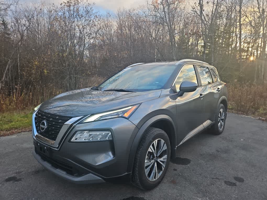 2022 Nissan Rogue SV's photo