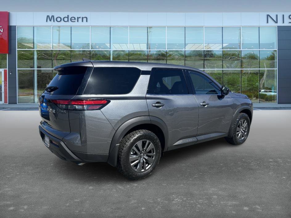 2024 Nissan Pathfinder S photo 5