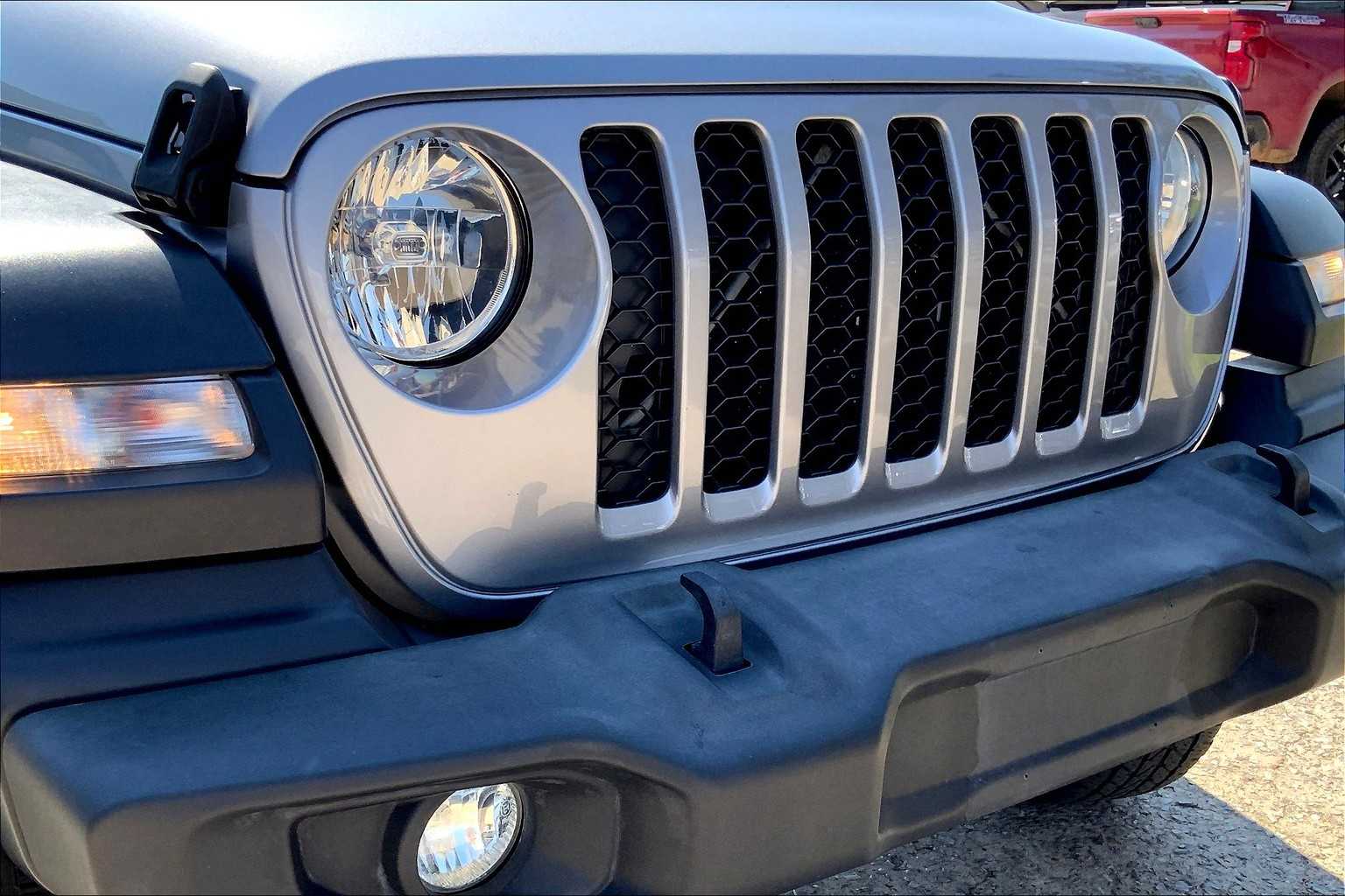 2020 Jeep Gladiator Sport S photo 25