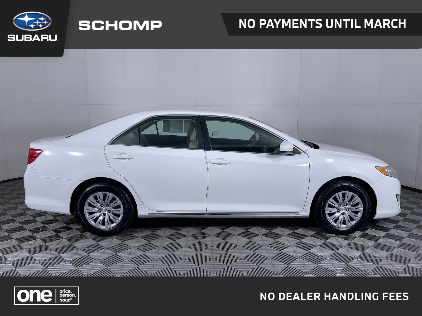 2013 Toyota Camry LE's photo