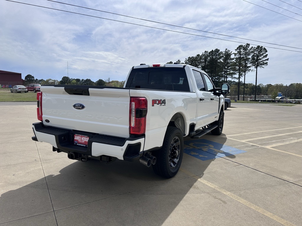 2025 Ford F-250 photo 4