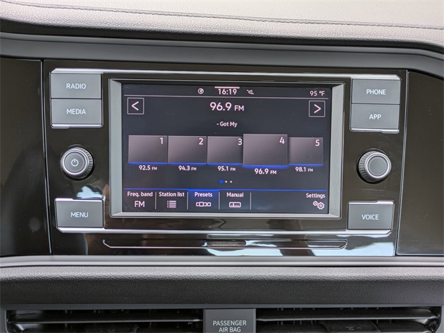 2023 Volkswagen Jetta 1.5T SE photo 12