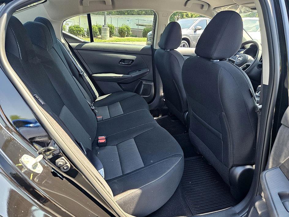 2025 Nissan Sentra SV photo 13