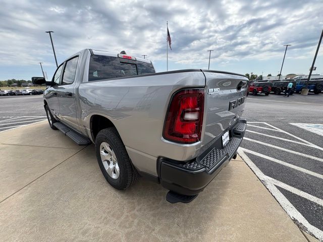 2025 Ram 1500 Tradesman photo 2