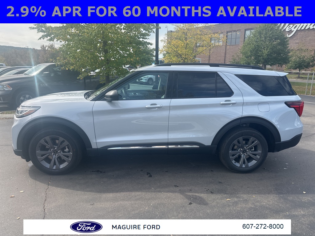 2025 Ford Explorer photo 7