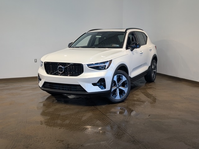 2026 Volvo XC40 Plus's photo