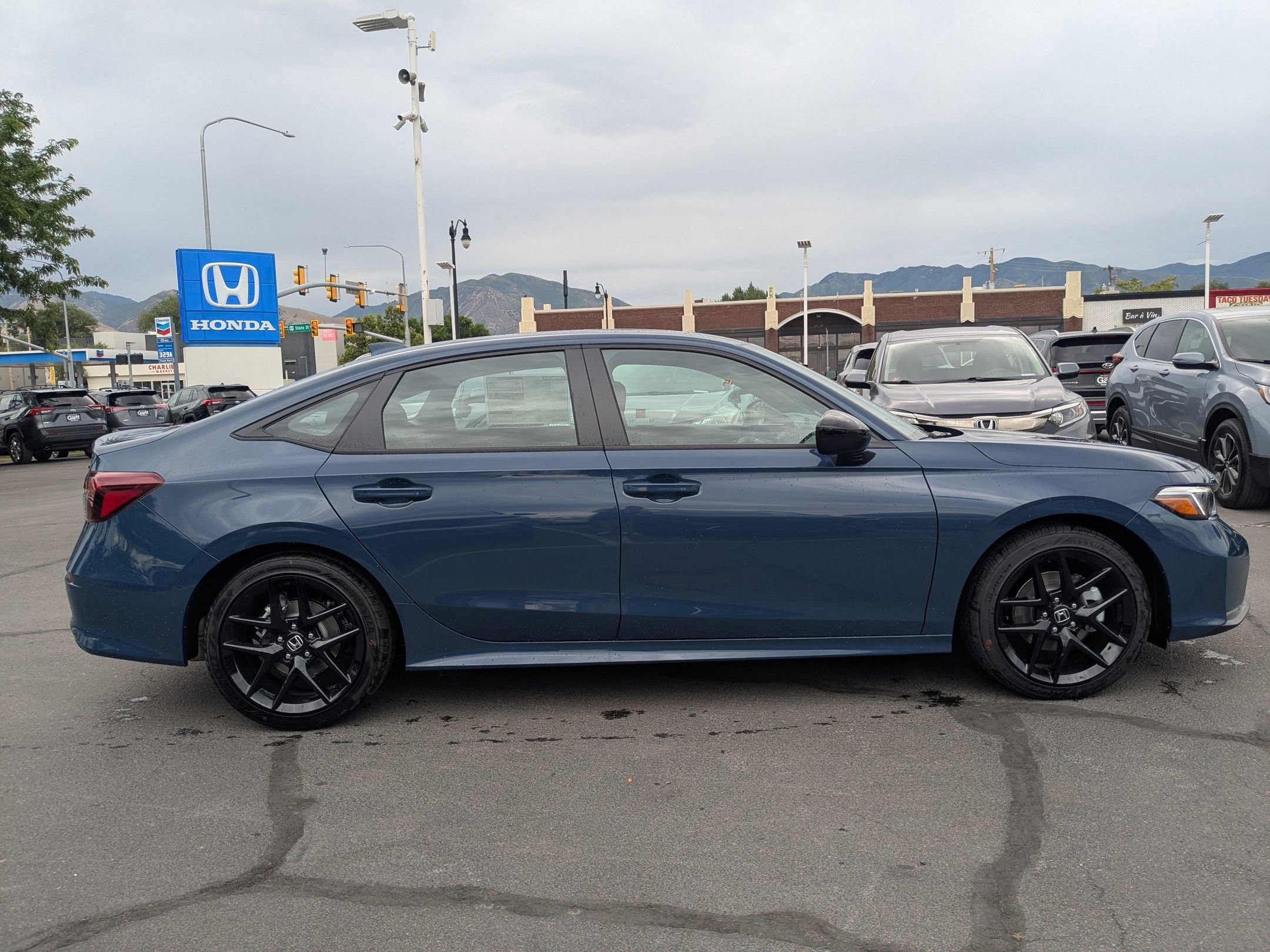 2026 Honda Civic Hybrid Sport photo 2