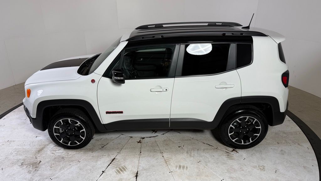 2023 Jeep Renegade Trailhawk photo 4
