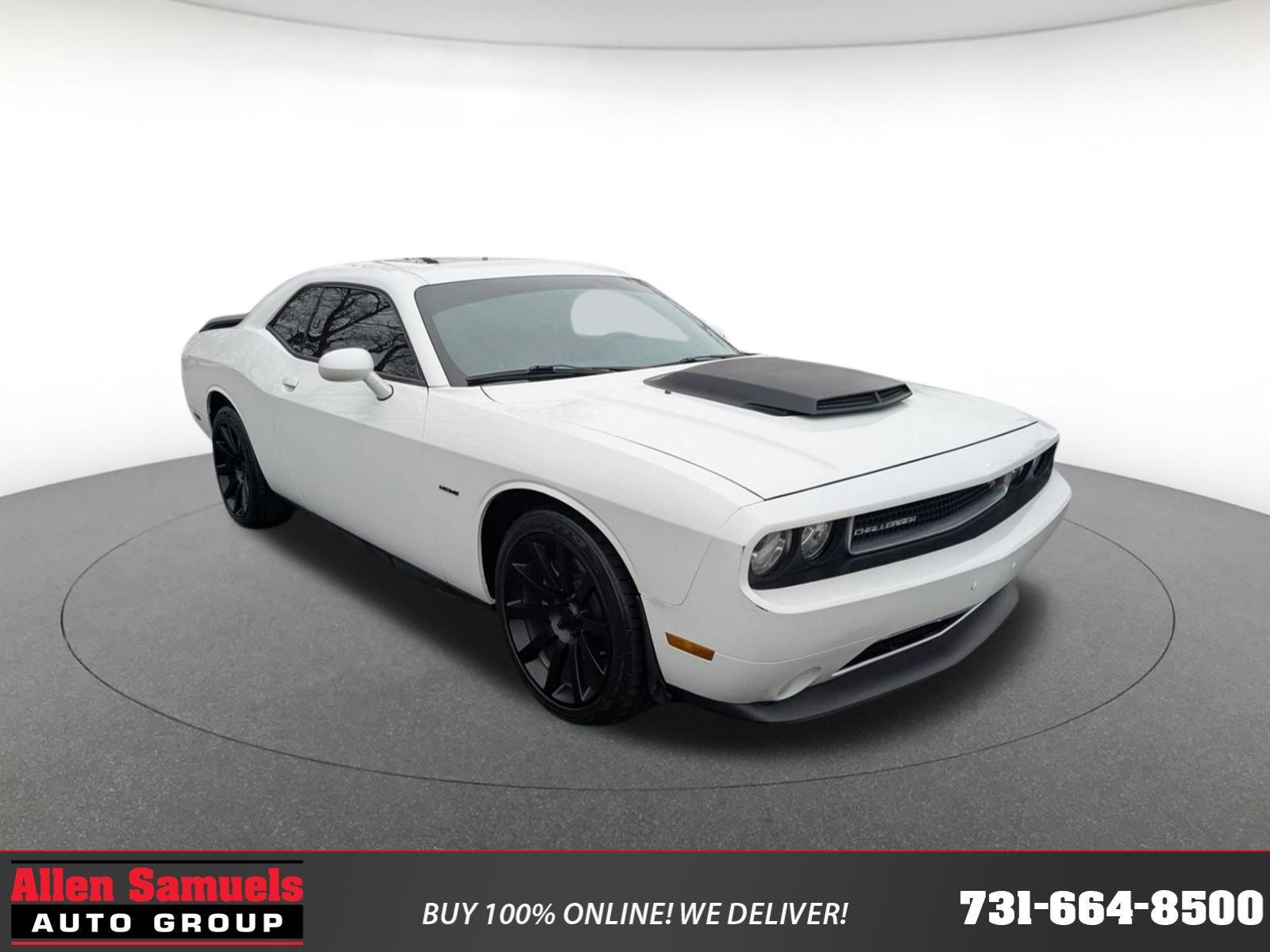 2014 Dodge Challenger R/T's photo