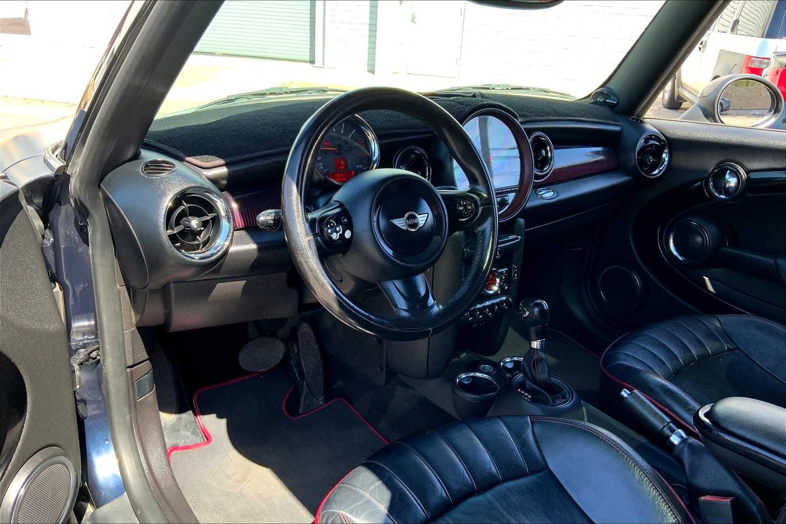 2012 Mini Clubman Base photo 13