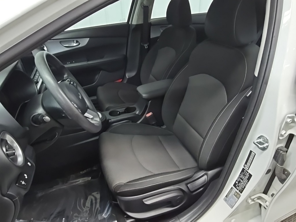 2022 Kia Forte LXS photo 28
