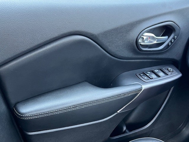2022 Jeep Cherokee Limited photo 26