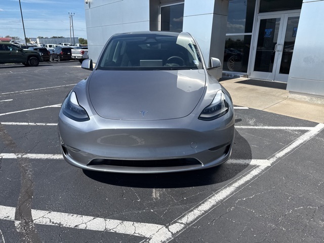 2024 Tesla Model Y Long Range photo 8