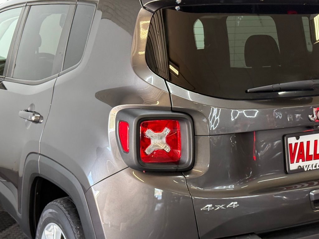 2020 Jeep Renegade Latitude photo 4