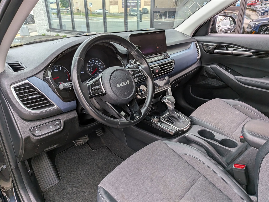 2023 Kia Seltos S photo 10