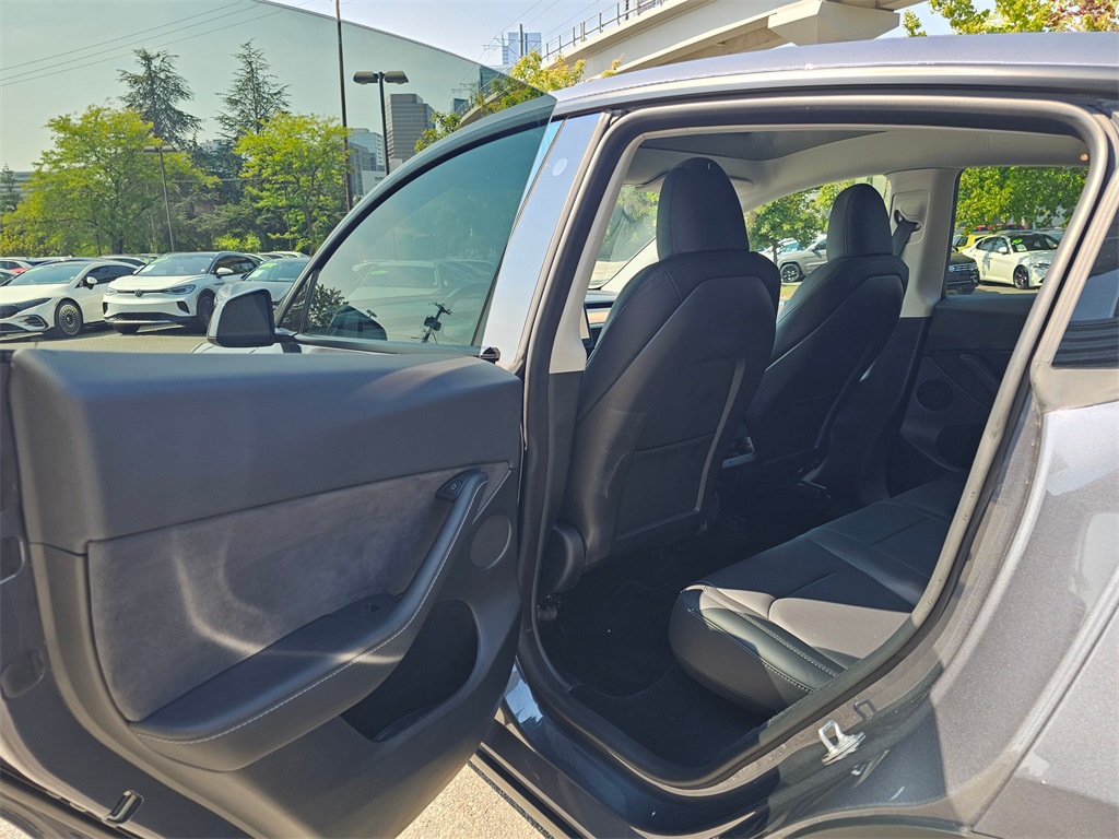 2023 Tesla Model Y Long Range photo 18