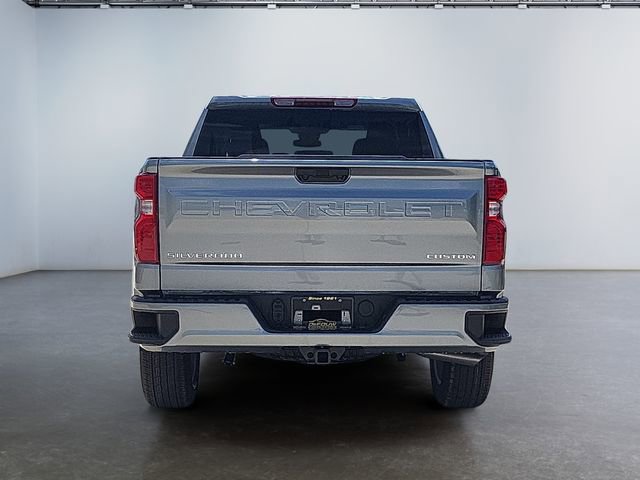 2026 Chevrolet Silverado 1500 Custom photo 3