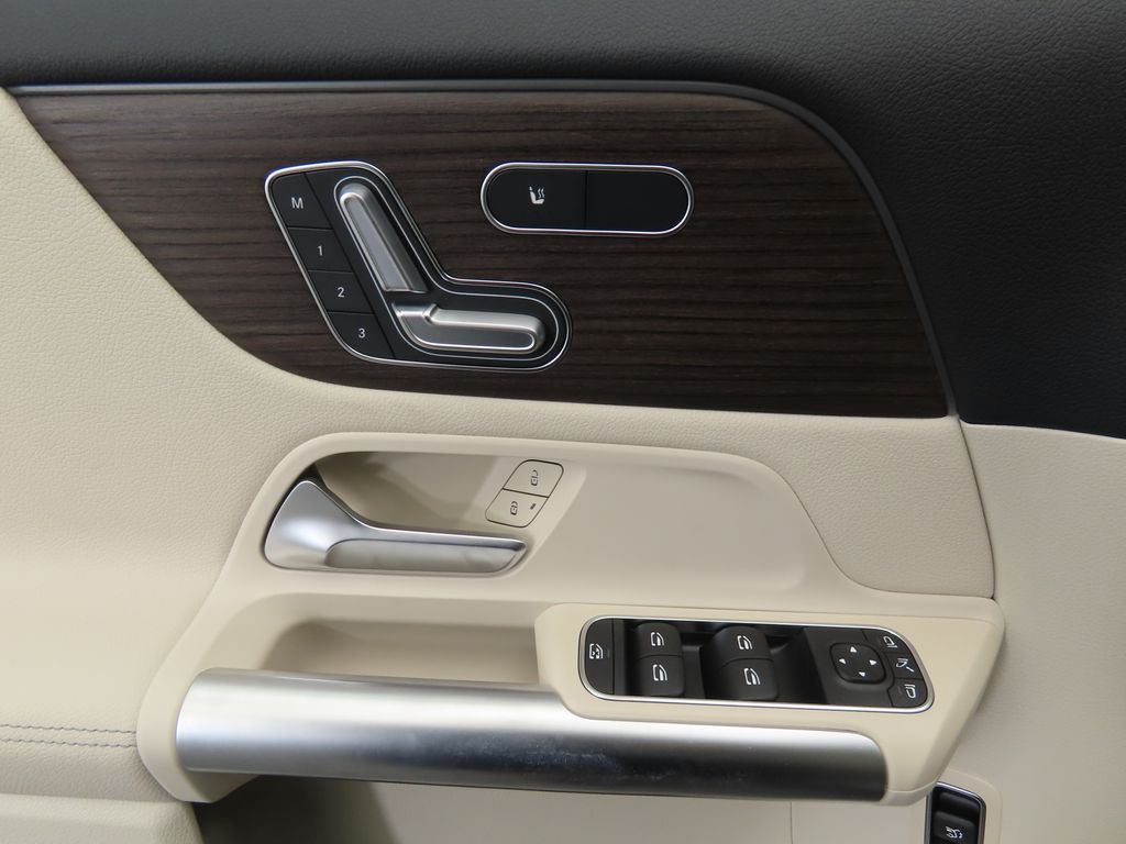 2026 Mercedes Benz GLA 250 photo 22