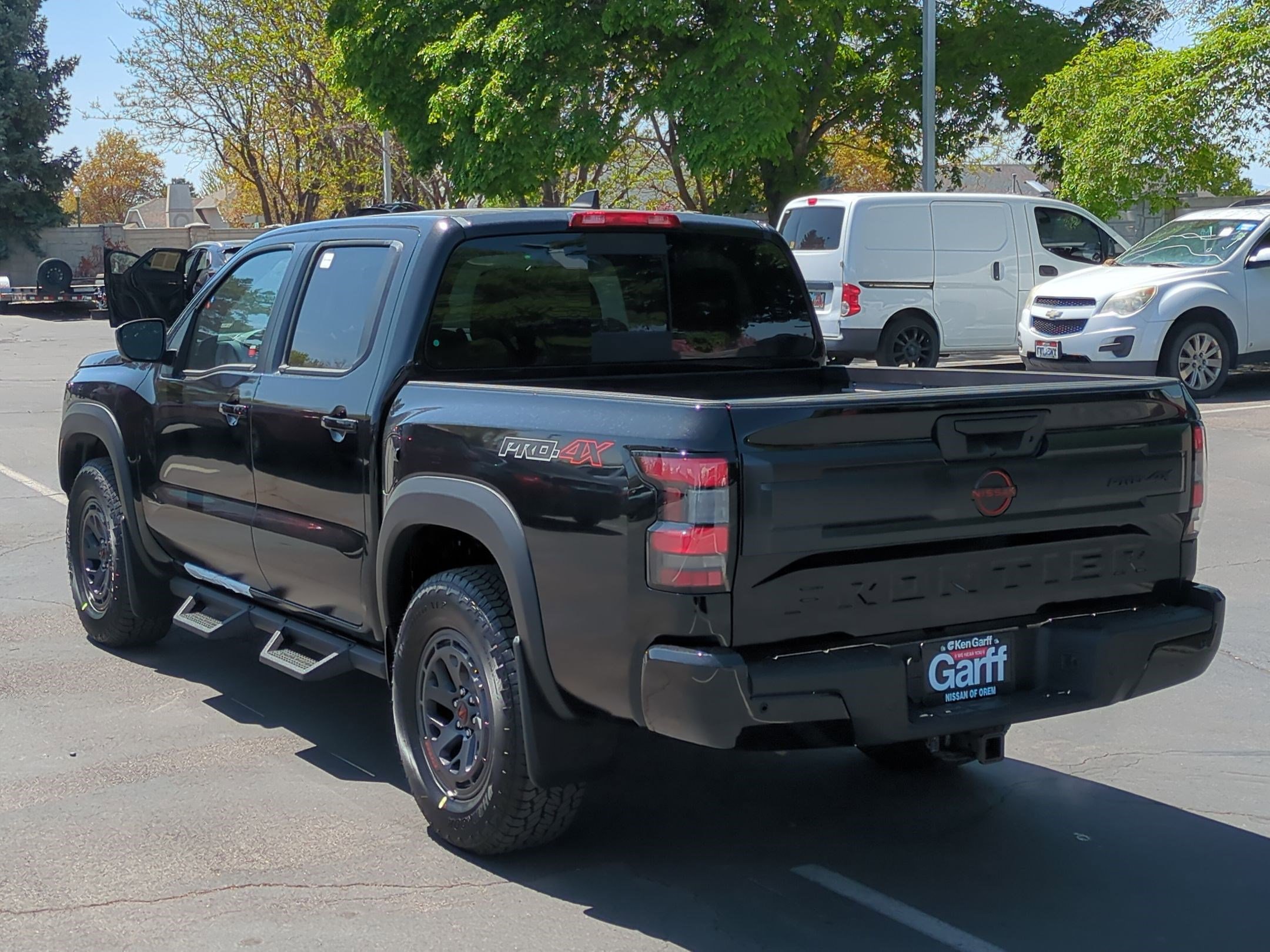 2025 Nissan Frontier PRO-4X photo 5