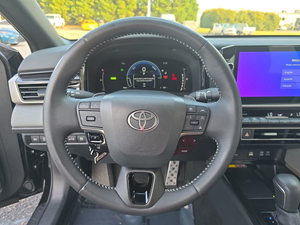 2025 Toyota Camry SE photo 15