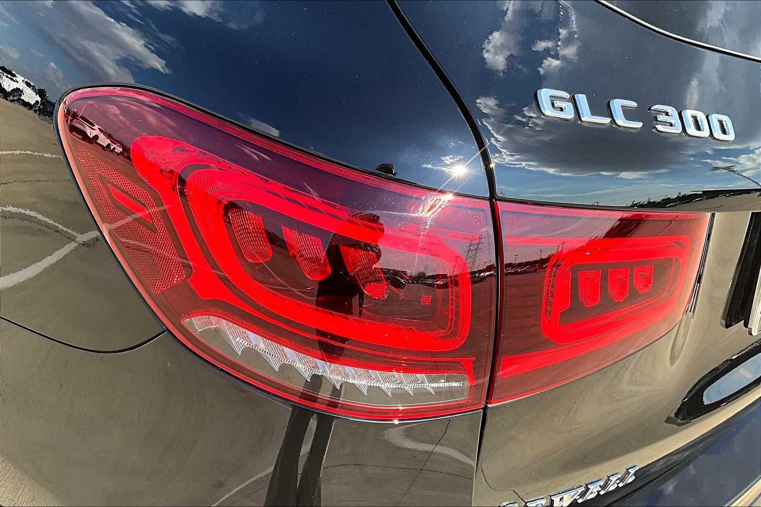 2022 Mercedes Benz GLC 300 photo 26