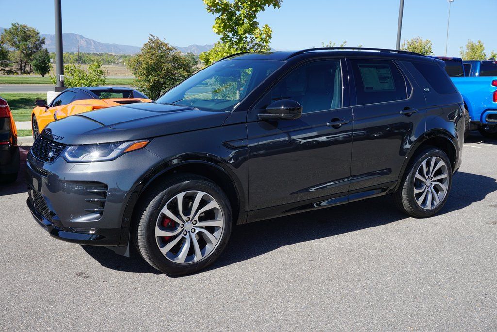 2025 Land Rover Discovery Sport SE photo 2