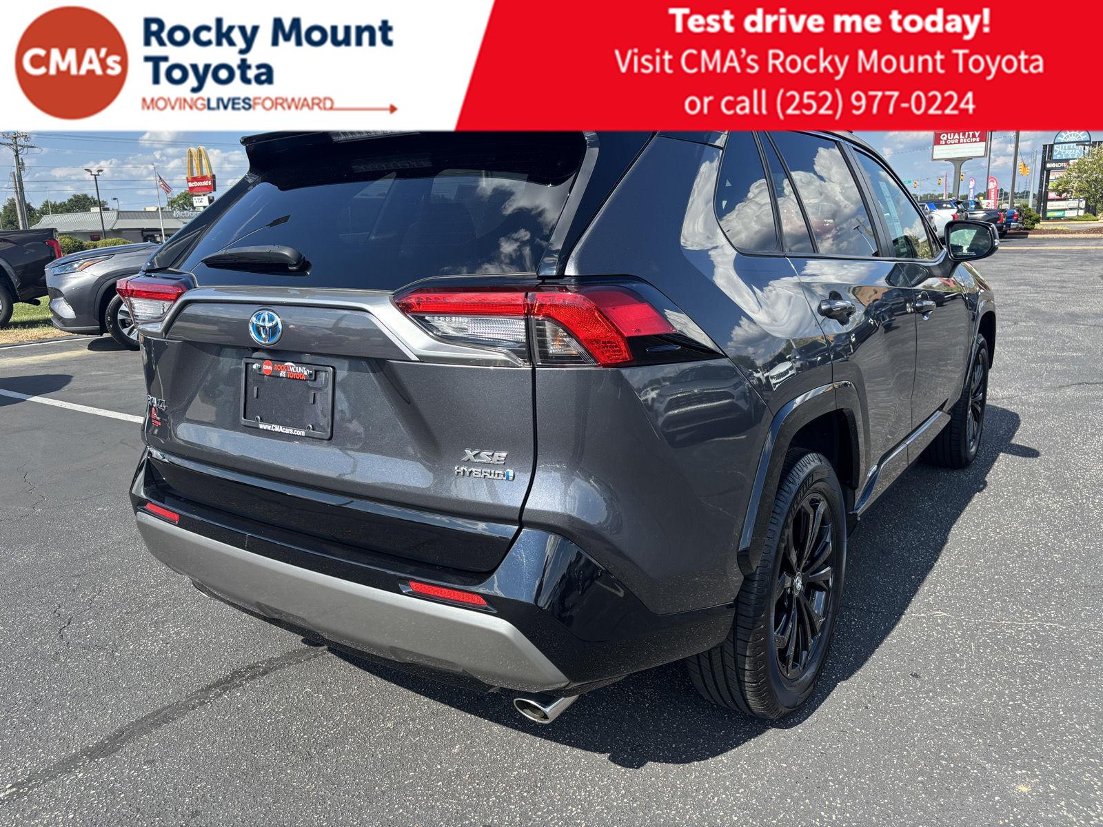 2023 Toyota RAV4 Hybrid XSE photo 6