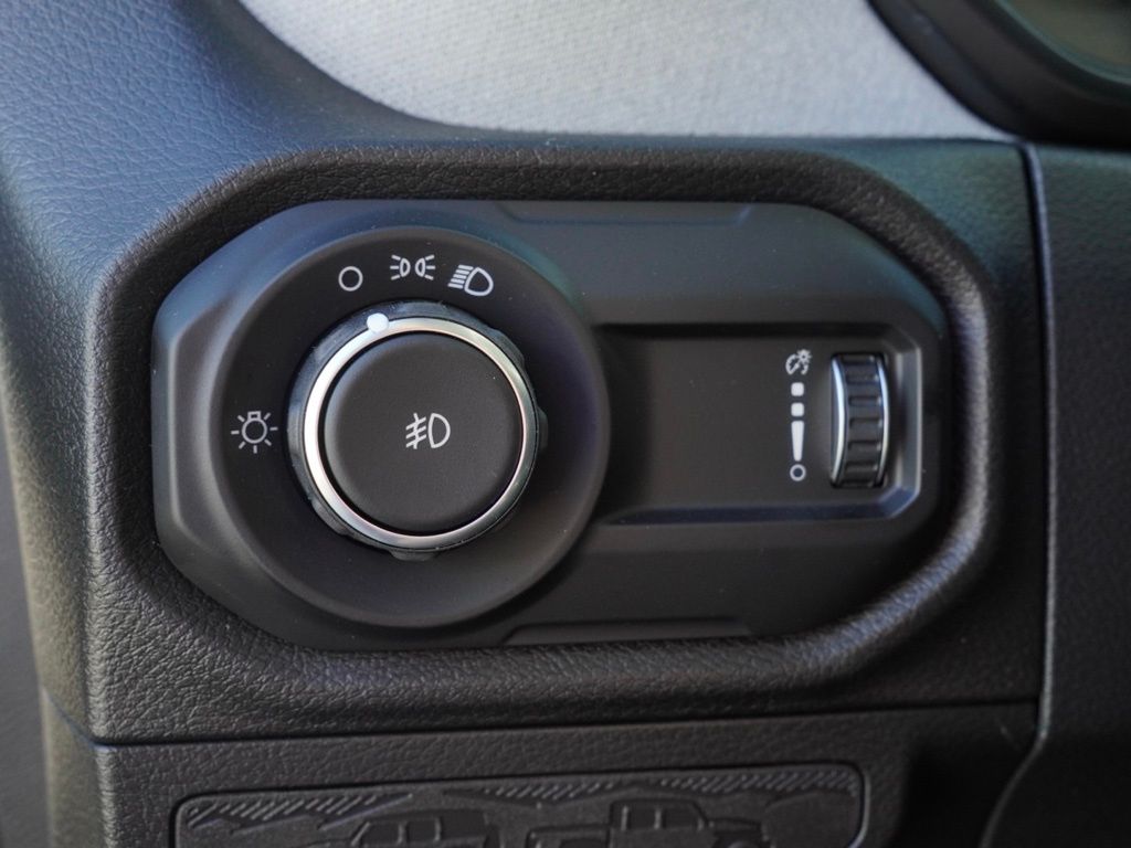 New 2026 Anvil Clear-Coat Exterior Paint Jeep 4-Door Sport S image 12