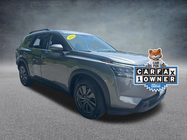 2022 Nissan Pathfinder SV photo 2