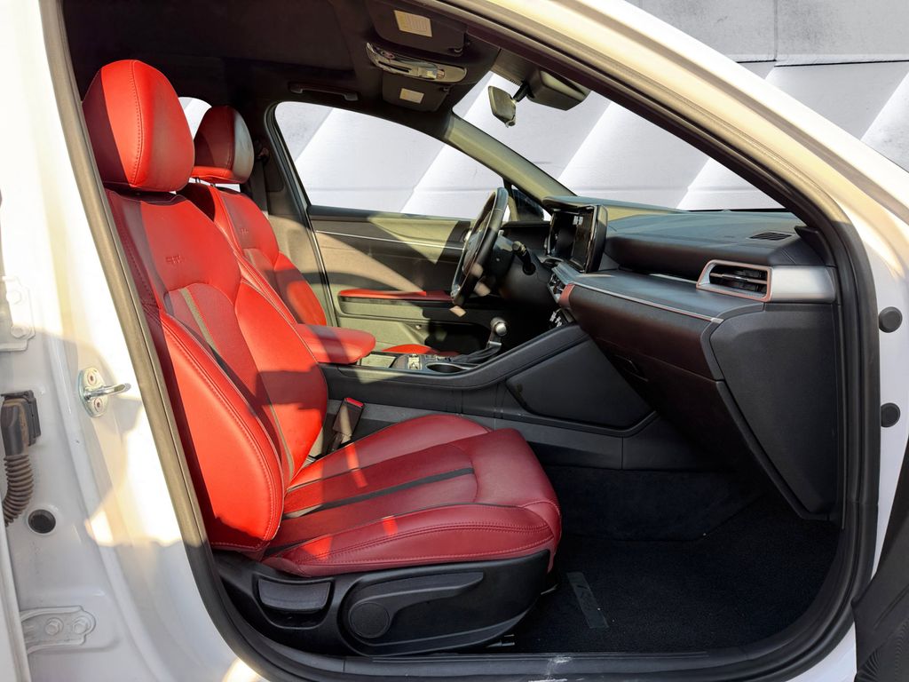 2024 Kia K5 GT-Line photo 12