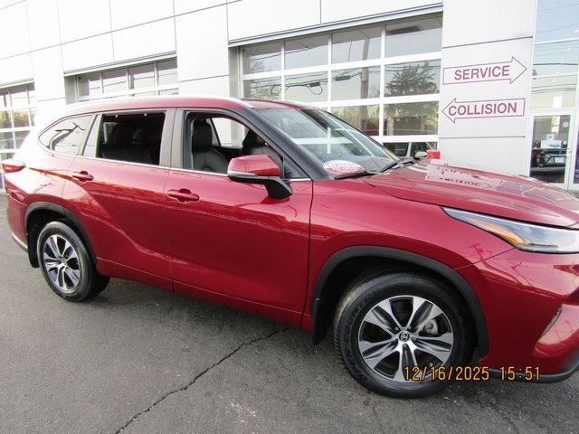 2023 Toyota Highlander L's photo