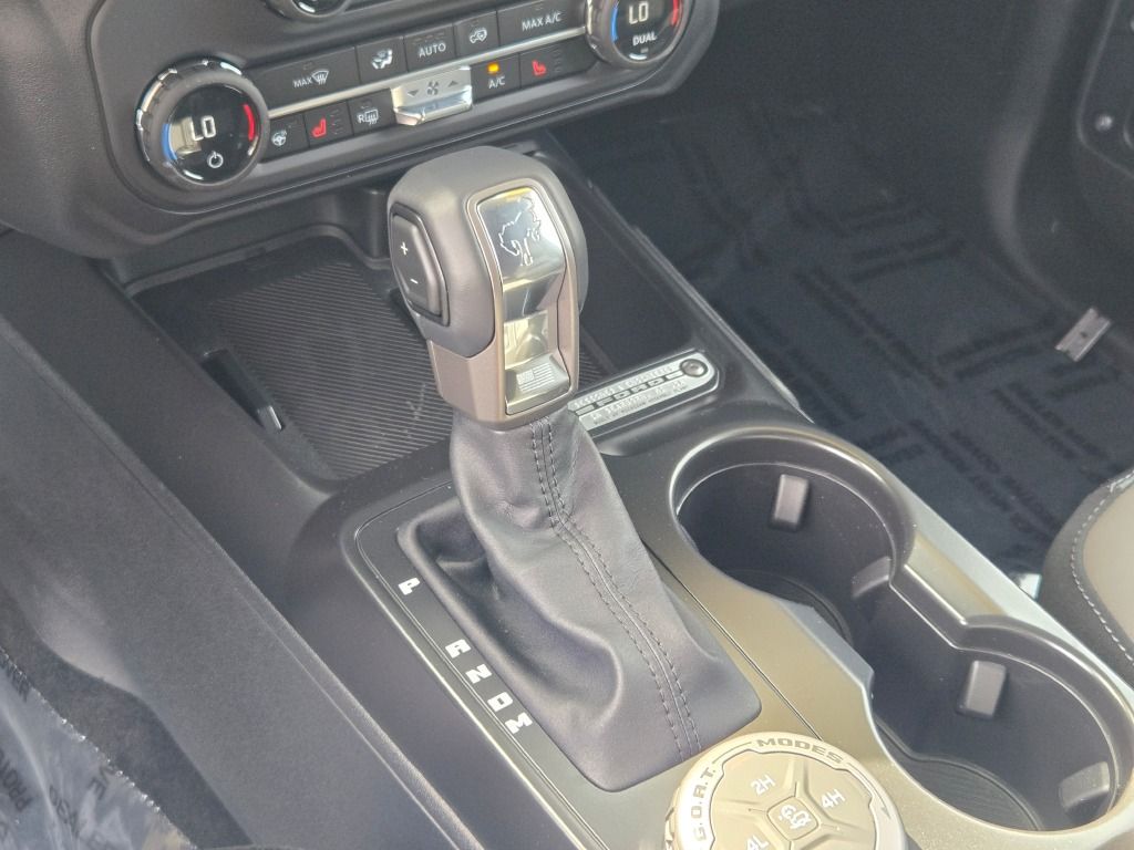 2025 Ford Bronco Outer Banks photo 23
