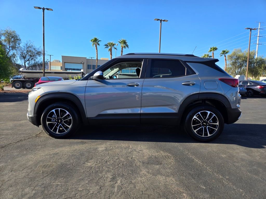 2024 Chevrolet Trailblazer LT photo 3