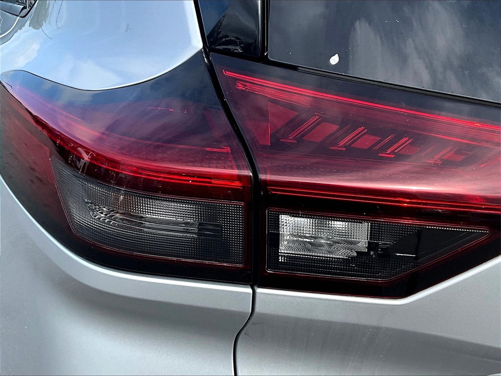 2021 Nissan Rogue SV photo 30